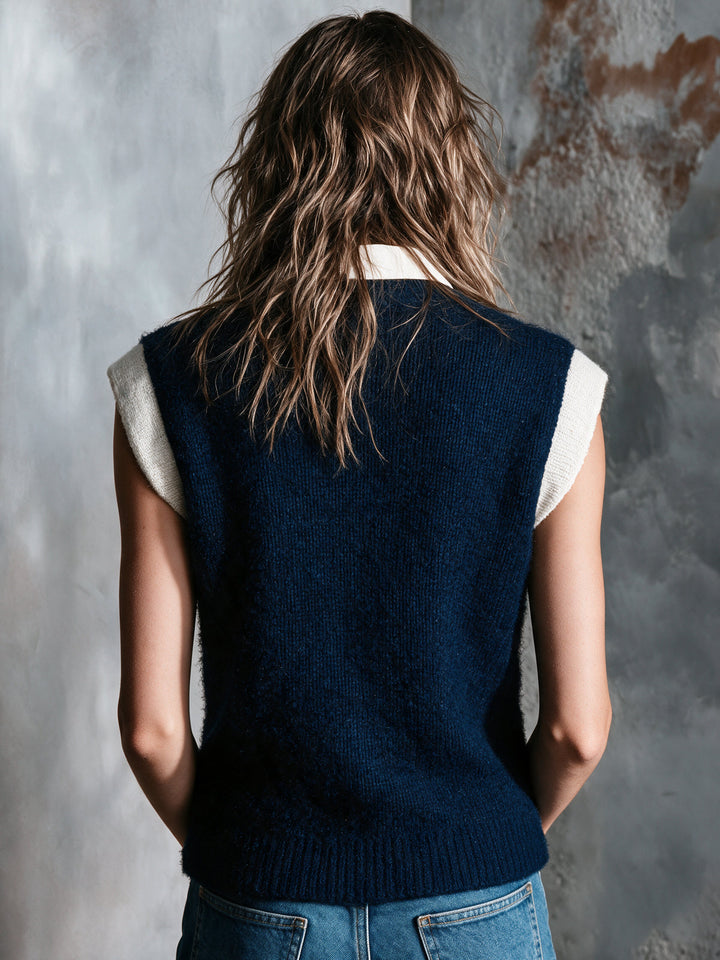 Gilet bleu marine et blanc à col V — vue de dos