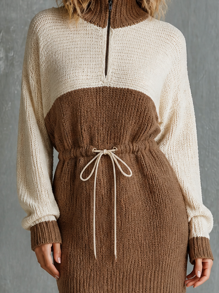 Robe écrue et camel à col zippé — gros plan du col zippé et de la taille. Soniel Paris.