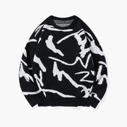 Pull col rond contrastant noir — pièce isolée, vue de face