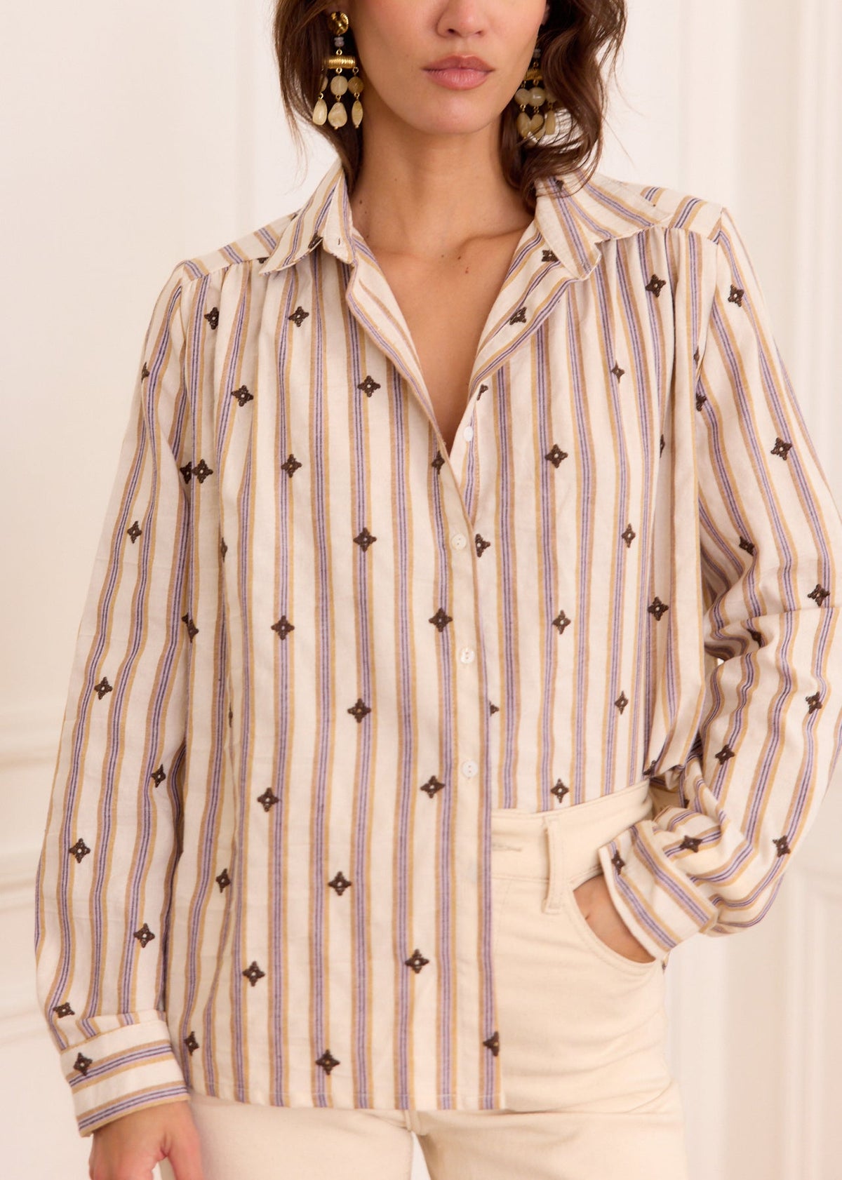 Chemise beige rayée