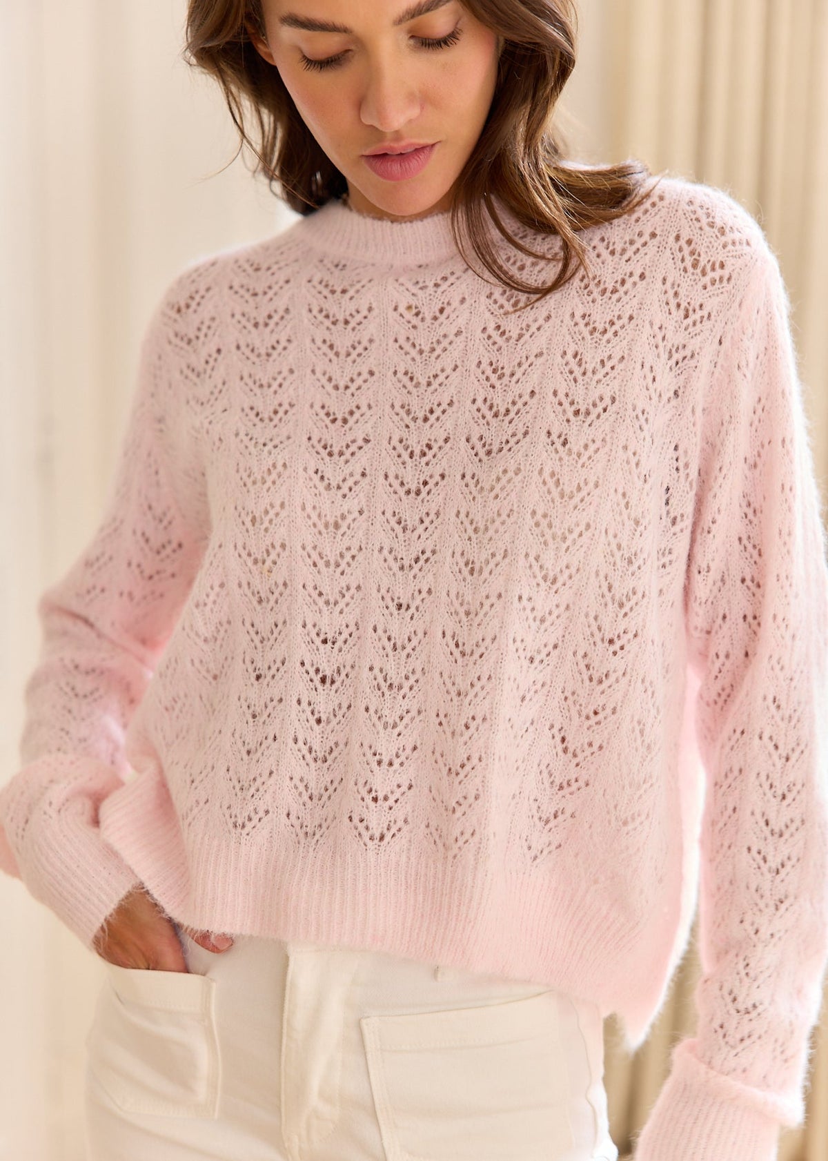 Pull rose Roxy — vue portée de face