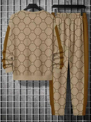 Ensemble sweat pantalon motif KING beige et marron — ensemble suspendu, vue de dos