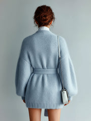 Gilet bleu clair à ceinture — vue portée en pied, de dos