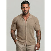 Cardigan boutonné sur le devant taupe — vue portée de face, studio