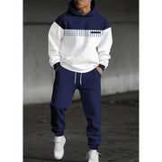 Ensemble à capuche bleu marine et blanc — vue portée en marche