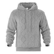 Sweat à capuche aspect duveteux gris clair — pièce isolée, vue de face