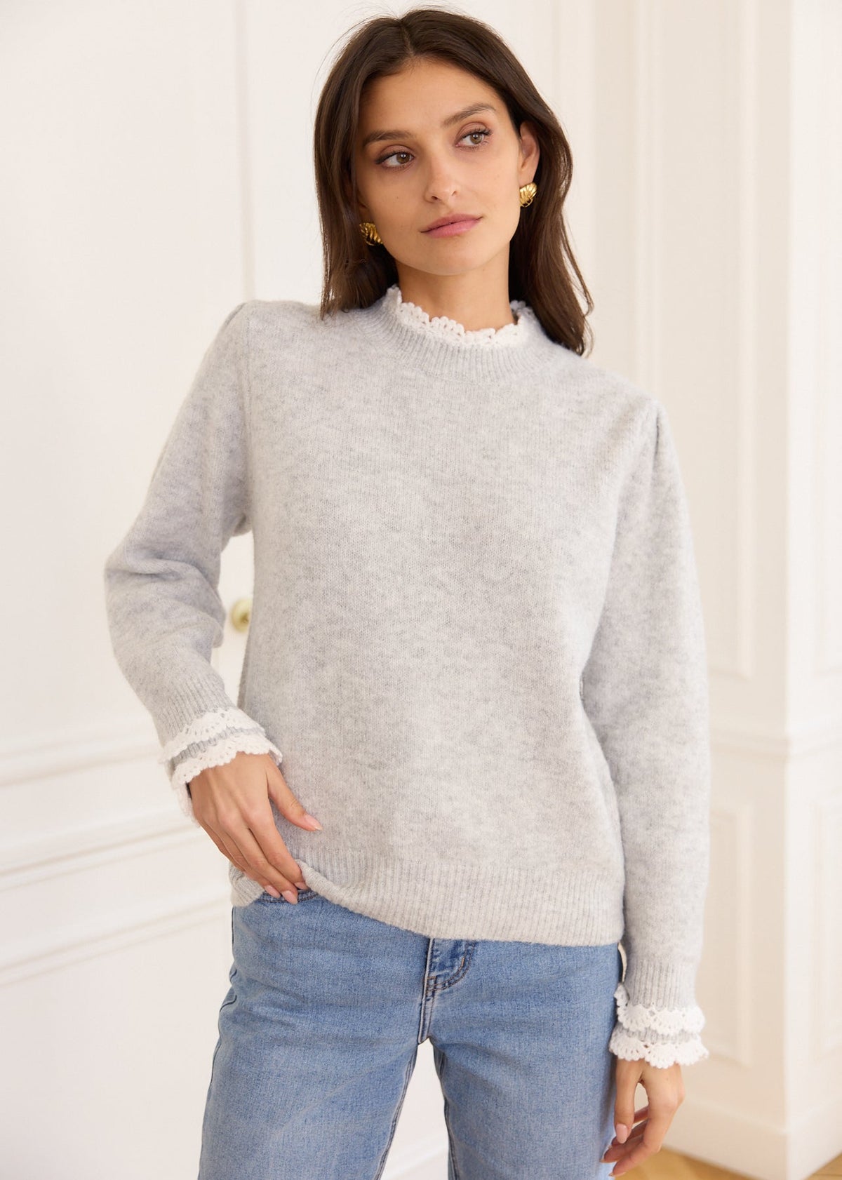 Pull gris laine fronces et crochet — vue de face