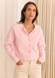Gilet rose Rosalind — vue portée de trois-quarts