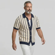 Chemise maille rayée bordures contrastées — vue portée en marche, de trois-quarts