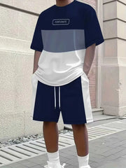 Ensemble t-shirt short deux coloris bleu marine, blanc et gris — vue portée en pied, en extérieur
