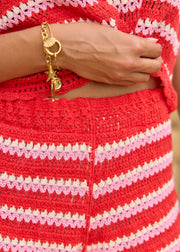 Short rouge en crochet