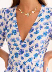 Robe blanche fleurie bleue fil Lurex