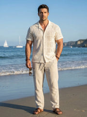 Chemise ajustée à nouer devant — écrue portée sur la plage avec pantalon en lin