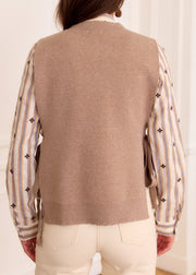 Pull viscose taupe esprit romantique — vue portée de dos