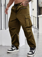Pantalon cargo zippé marron olive, vue portée de face