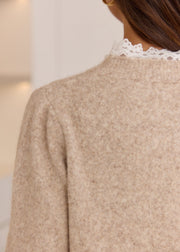 Gilet taupe bordé dentelle