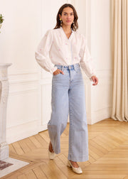 Blouse fleurie col volanté