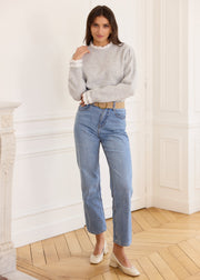 Pull gris laine fronces et crochet — vue portée en pied