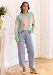 Pull vert rose Hugo — vue portée en pied
