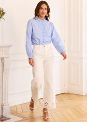 Blouse bleue rayée col volanté