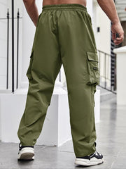 Pantalon cargo zippé vert kaki, vue de profil