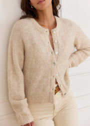 Gilet beige laine col rond — vue portée de face
