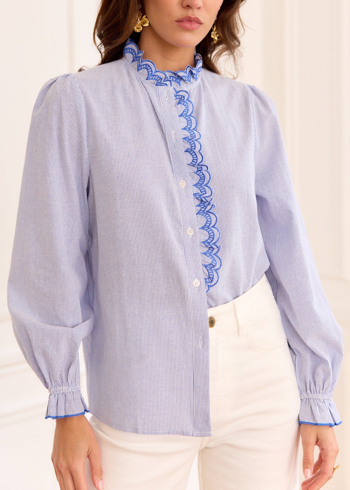 Chemise rayée marine broderies col