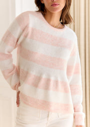 Pull rayé rose blanc — vue portée de profil