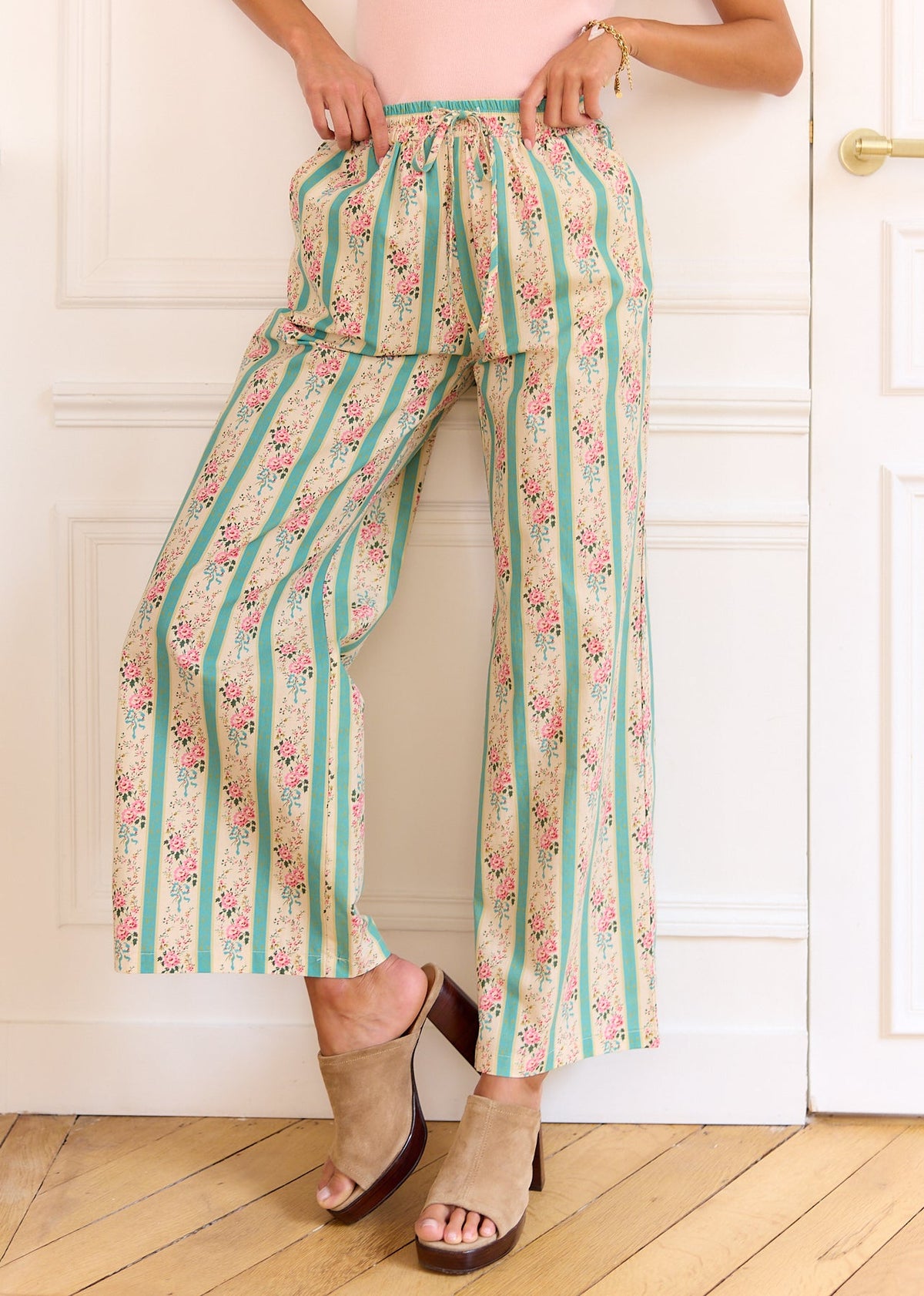 Pantalon vert rayé fleuri