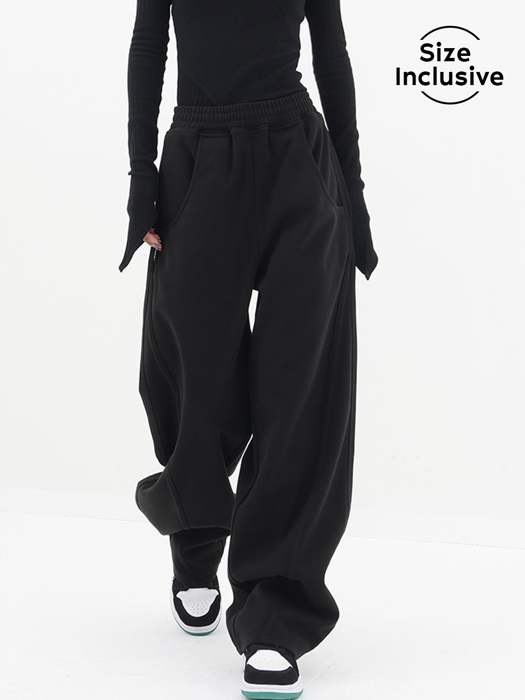 Pantalon de jogging baggy noir, vue portée de face