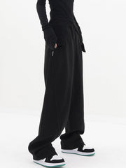 Pantalon de jogging baggy noir, vue portée de trois quarts