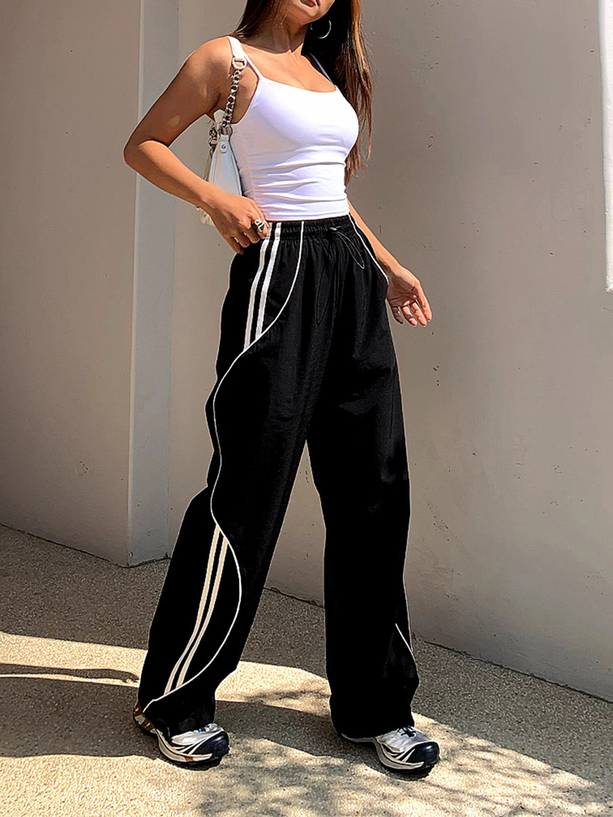 Pantalon de jogging à bandes noir, vue portée de face