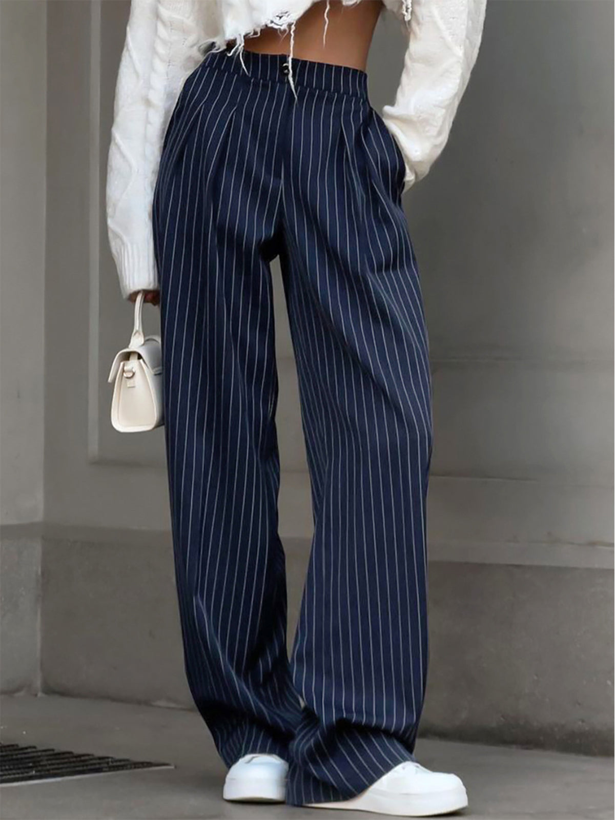 Pantalon ample à rayures marine, vue portée de face
