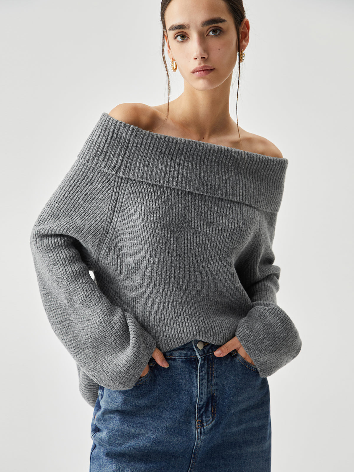 Pull oversize épaules dénudées