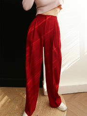 Pantalon plissé rouge, vue portée de face