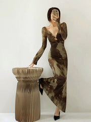 Robe moulante semi-transparente