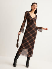 Robe maxi à carreaux semi-transparente