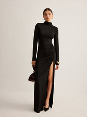 Robe maxi plissée col montant fendue