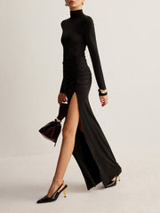 Robe maxi plissée col montant fendue