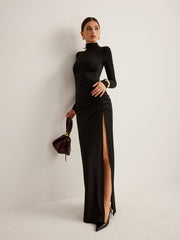 Robe maxi plissée col montant fendue