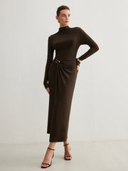 Robe plissée fendue anneau métal