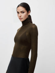 Pull col roulé semi-transparent