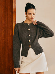 Pull boutonné fendu