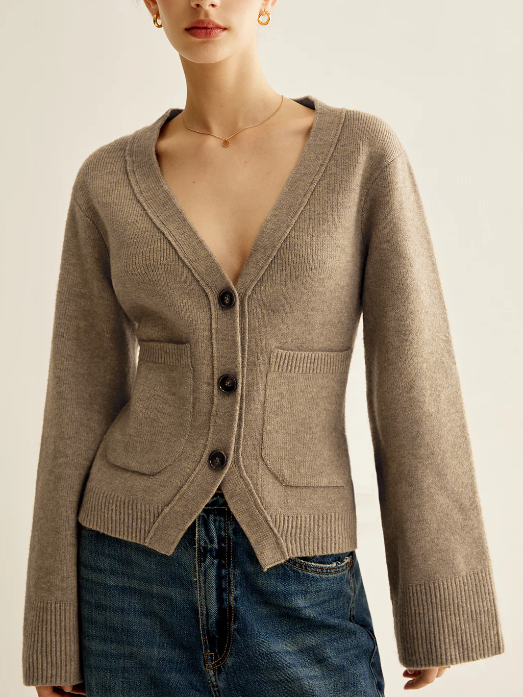 Cardigan col V fendu boutonné