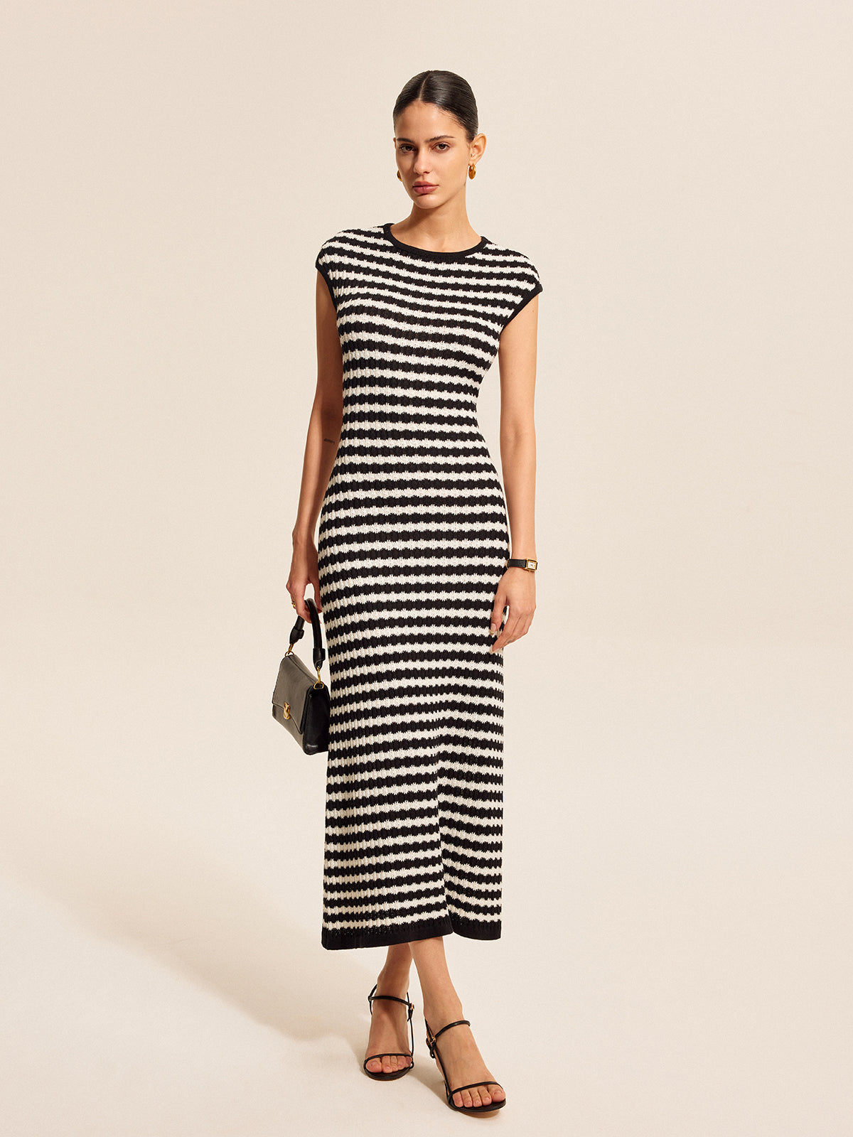 Robe pull rayée manches cape