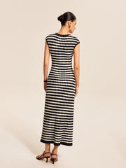 Robe pull rayée manches cape