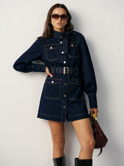 Robe en jean ceinturée col montant