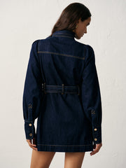 Robe en jean ceinturée col montant