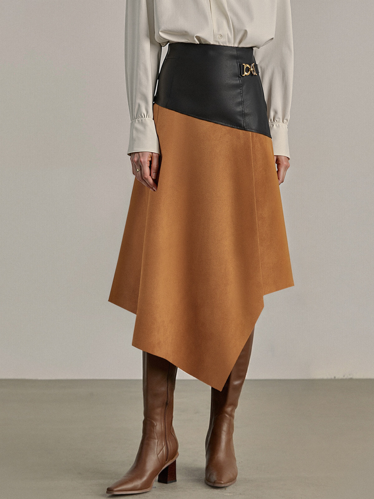 Jupe midi asymétrique effet daim