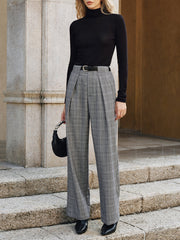 Pantalon large prince-de-galles gris, vue portée de face